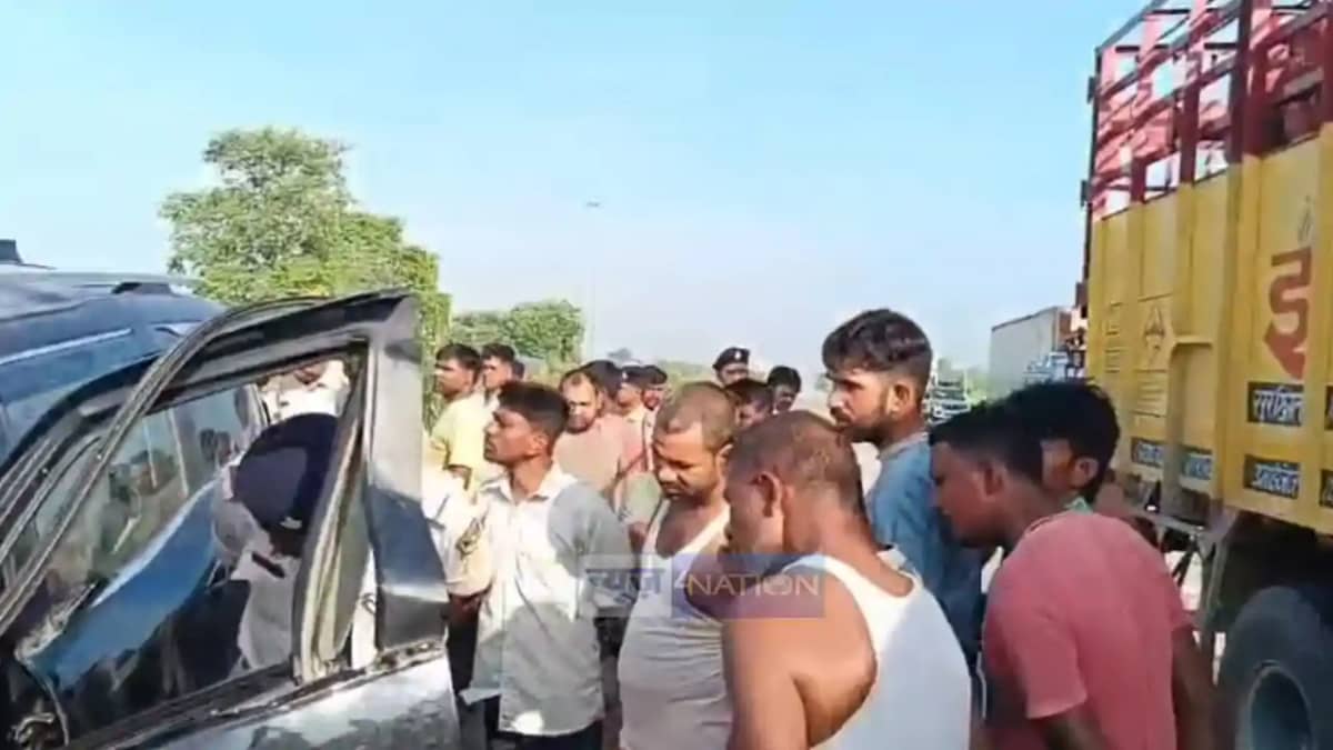 SUV Crashes Into Trailer on Arrah Four Lane SUV Crashes Into Trailer on Arrah Four Lane