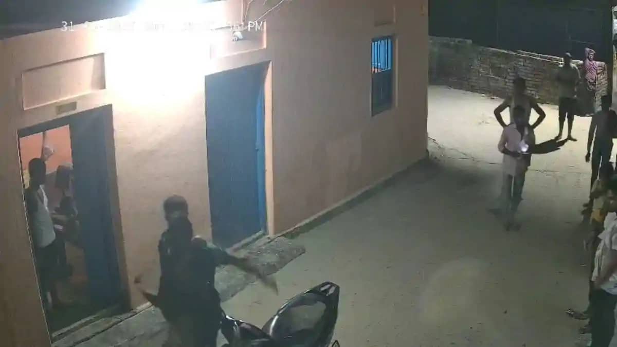 बेगूसराय में ड्यूटी पर तैनात चौकीदार पर जानलेवा हमला, सरकारी बेगूसराय में ड्यूटी पर तैनात चौकीदार पर जानलेवा हमला, सरकारी