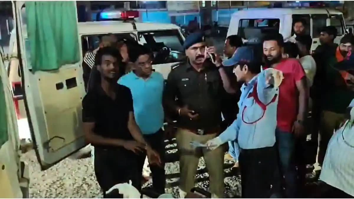 Bihar Road accident : भागलपुर में तेज रफ्तार का कहर, अनियंत् Bihar Road accident : भागलपुर में तेज रफ्तार का कहर, अनियंत्