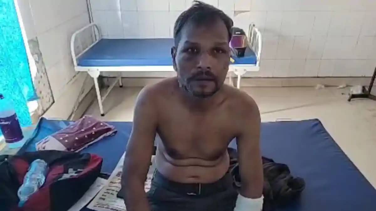 शादीशुदा प्रेमिका से मिलने पहुंचे शख्स की पति ने की जमकर पिट शादीशुदा प्रेमिका से मिलने पहुंचे शख्स की पति ने की जमकर पिट