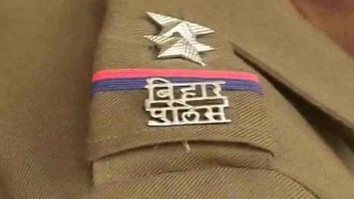 Bihar News : बेतिया में ड्राइवर के जरिए अवैध वसूली करना थाना Bihar News : बेतिया में ड्राइवर के जरिए अवैध वसूली करना थाना