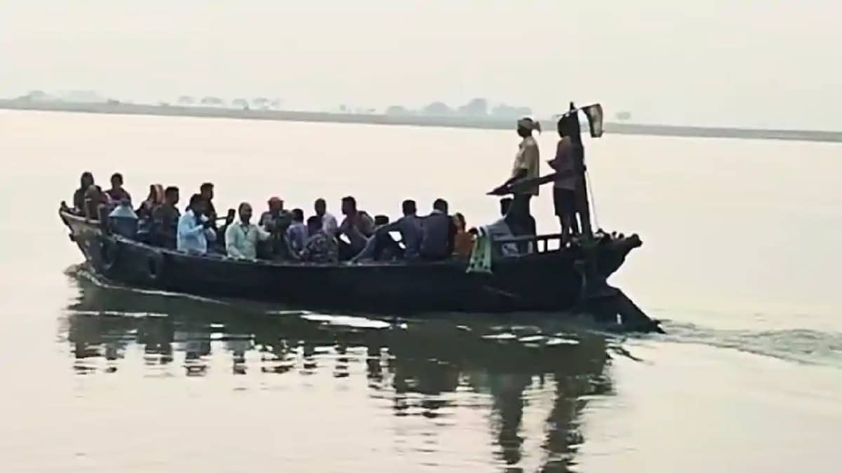 Bihar Election 2025 : मुंगेर में गंगा पार बनाये गए एक दर्जन Bihar Election 2025 : मुंगेर में गंगा पार बनाये गए एक दर्जन