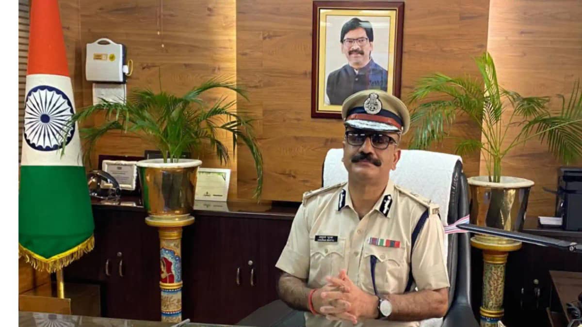 झारखंड DGP अनुराग गुप्ता ने कार्यकाल पूरा होने से पहले दिया झारखंड DGP अनुराग गुप्ता ने कार्यकाल पूरा होने से पहले दिया