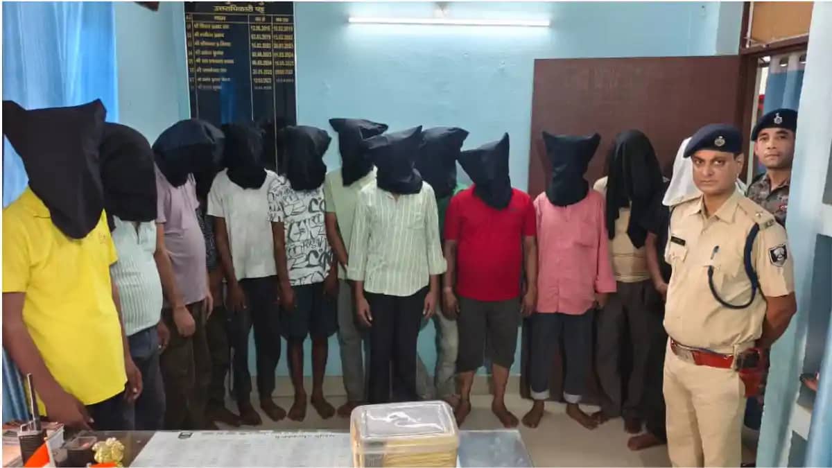 सट्टेबाजी के खिलाफ पुलिस की बड़ी कार्रवाई : 13 सट्टेबाज को क सट्टेबाजी के खिलाफ पुलिस की बड़ी कार्रवाई : 13 सट्टेबाज को क