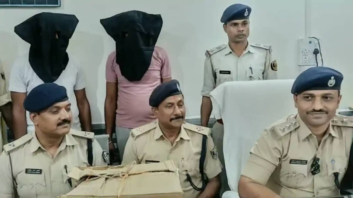 Bihar News : दाँव पड़ा उल्टा ! महिला पुलिसकर्मी से ऐंठे 10.83 Bihar News : दाँव पड़ा उल्टा ! महिला पुलिसकर्मी से ऐंठे 10.83