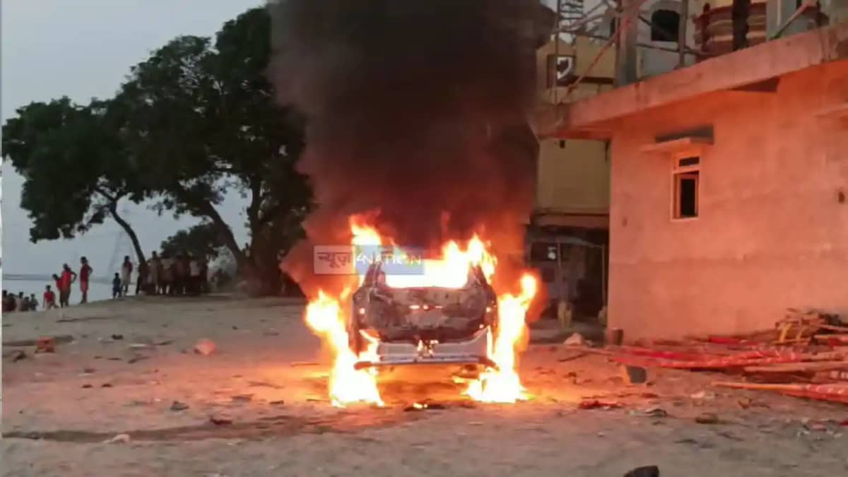 Bihar Crime: गोलियों की तड़तड़ाहट से गूंजा मंदिर, एक व्यक्ति Bihar Crime: गोलियों की तड़तड़ाहट से गूंजा मंदिर, एक व्यक्ति