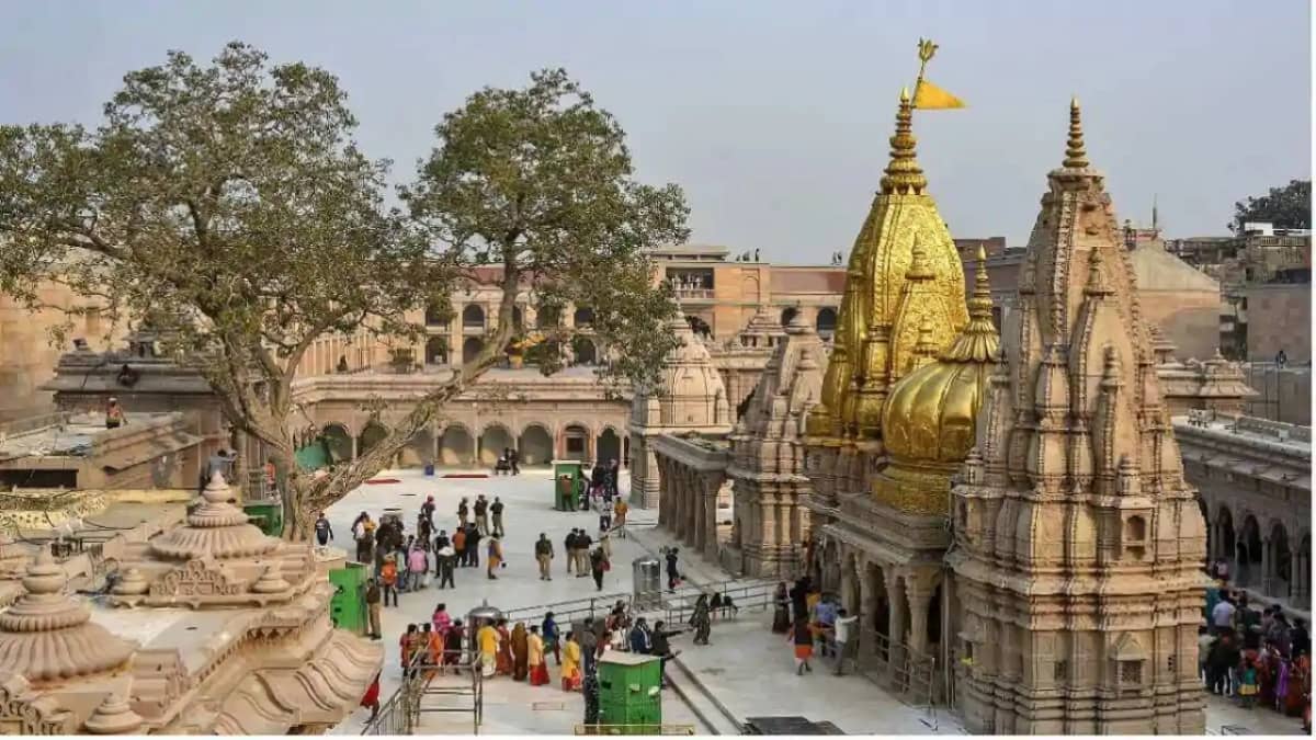 काशी विश्वनाथ मंदिर के पुजारियों को योगी सरकार ने दिया राज्य काशी विश्वनाथ मंदिर के पुजारियों को योगी सरकार ने दिया राज्य
