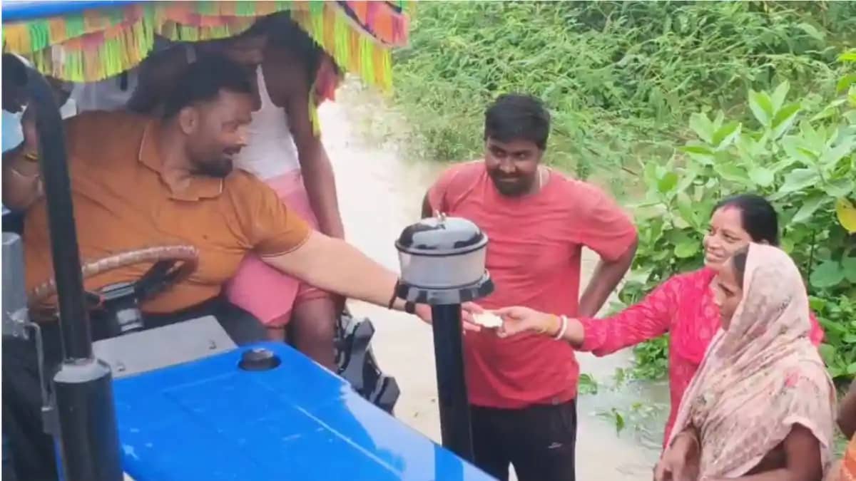राघोपुर के बाढ़ प्रभावित क्षेत्रों में पहुंचे पूर्णिया सांसद राघोपुर के बाढ़ प्रभावित क्षेत्रों में पहुंचे पूर्णिया सांसद