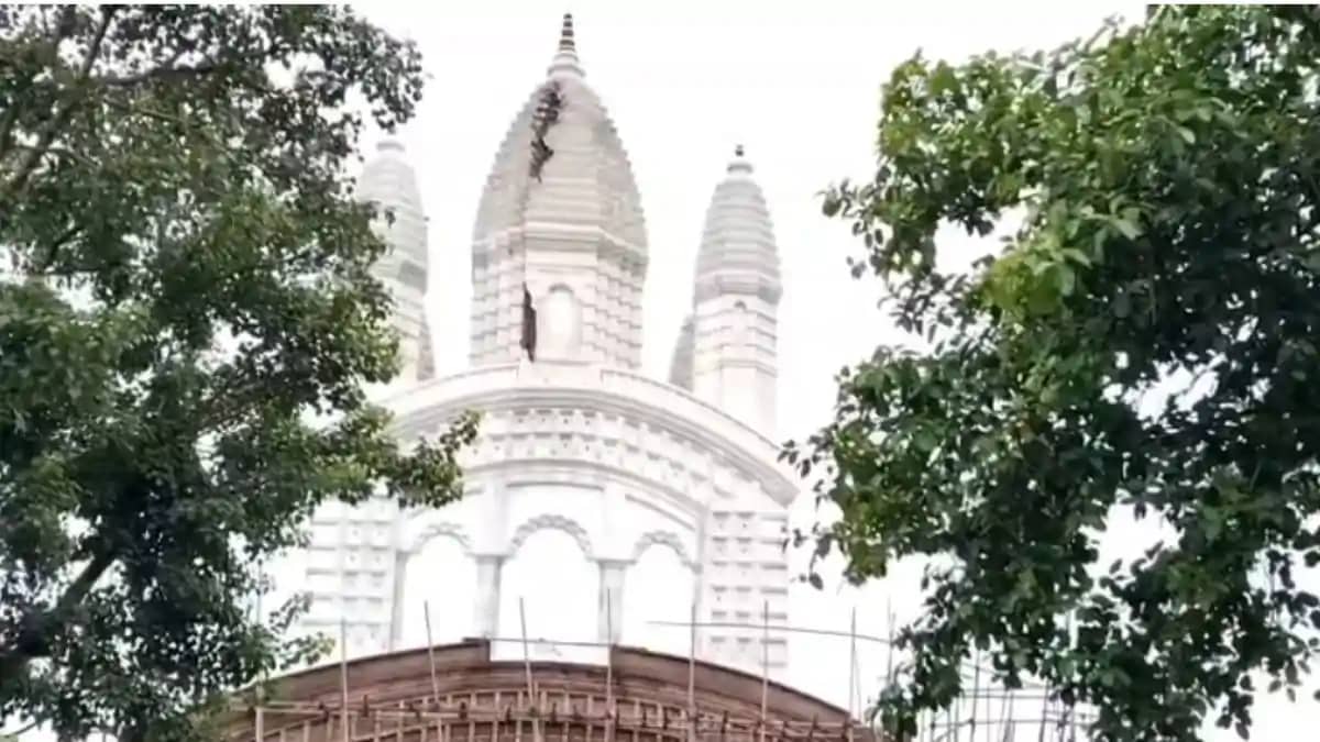 पूर्णिया में 131 साल पुराने श्यामा काली मंदिर पर गिरा ठनका, पूर्णिया में 131 साल पुराने श्यामा काली मंदिर पर गिरा ठनका,