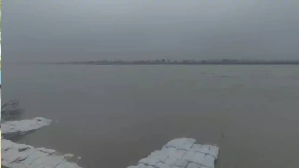 Gandak Nears Danger Mark in Muzaffarpur District Officials A Gandak Nears Danger Mark in Muzaffarpur District Officials A