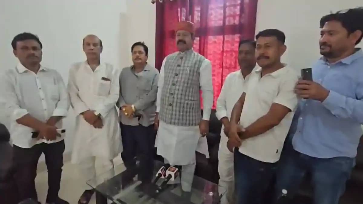 'री-एडमिशन की आड़ में हो रही वसूली, क्योंकि मालिक तो खुद विध 'री-एडमिशन की आड़ में हो रही वसूली, क्योंकि मालिक तो खुद विध