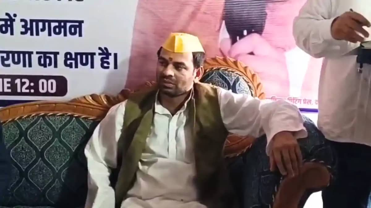 Bihar Politics : लालू के बड़े लाल तेजप्रताप ने तेजस्वी को दिय Bihar Politics : लालू के बड़े लाल तेजप्रताप ने तेजस्वी को दिय