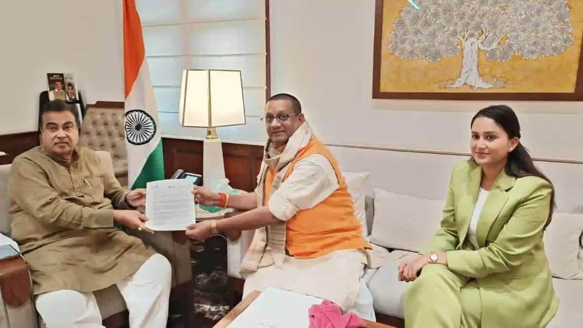 Kumar Shailendra Met Nitin Gadkari Kumar Shailendra Met Nitin Gadkari
