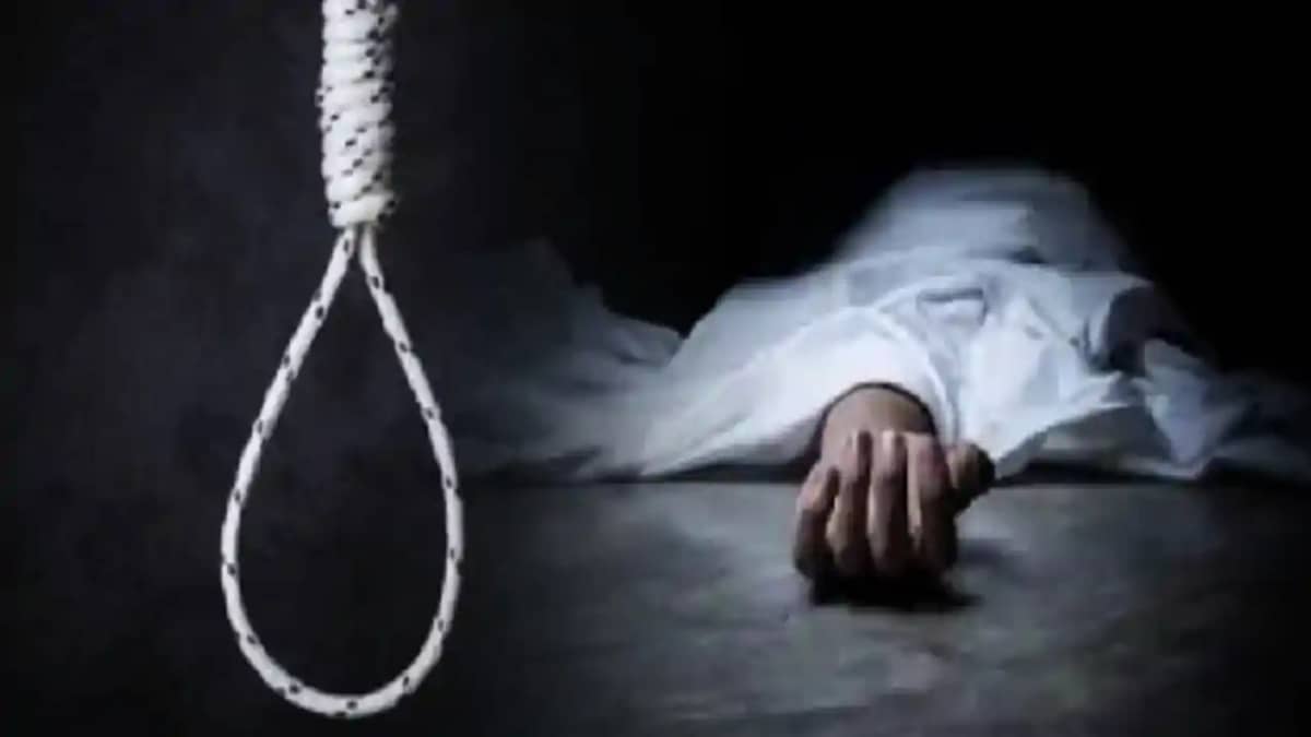 Bihar News : शेखपुरा में पत्नी से विवाद को लेकर युवक ने फांस Bihar News : शेखपुरा में पत्नी से विवाद को लेकर युवक ने फांस