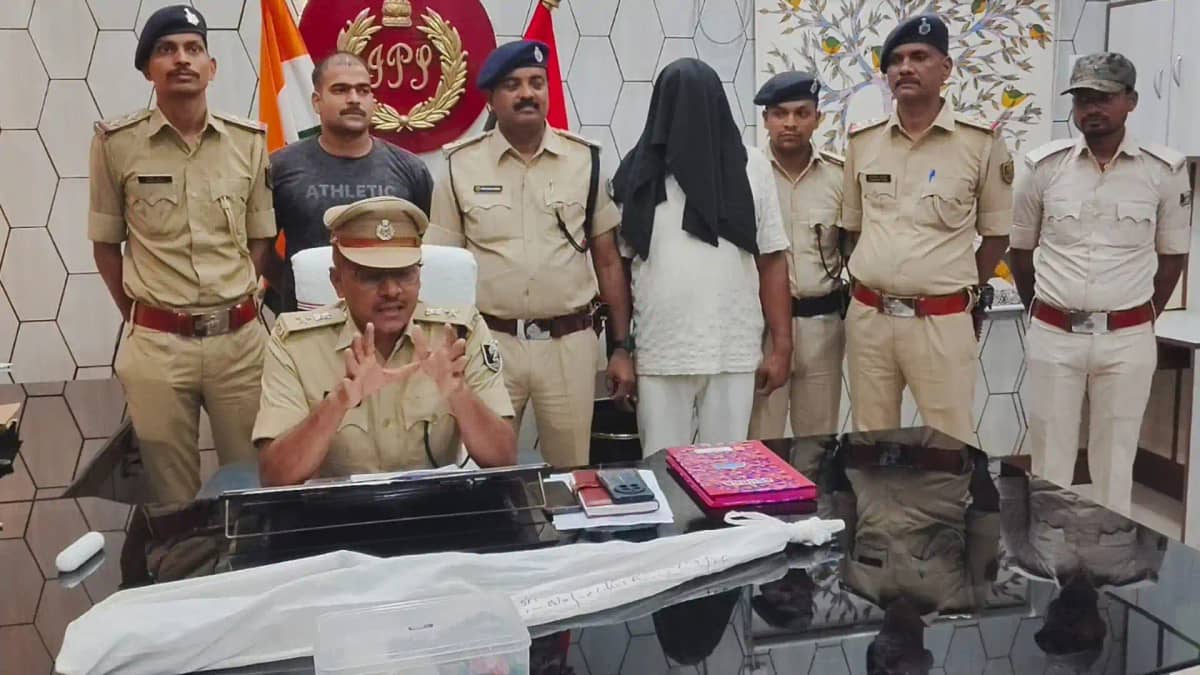 Jamui police arrested notorious sand smuggler mantu yadav Jamui police arrested notorious sand smuggler mantu yadav