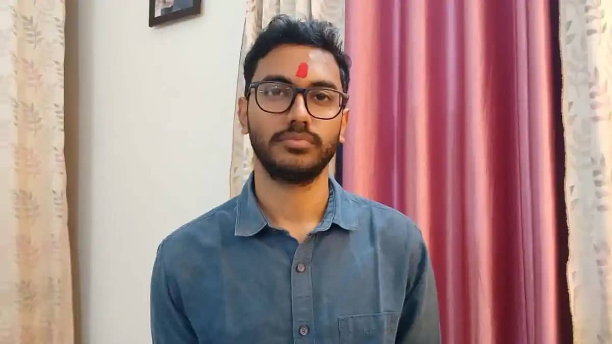 upsc result 2025 - माँ के हाथ का खाना और खुद पर भरोसा: दिल्ल upsc result 2025 - माँ के हाथ का खाना और खुद पर भरोसा: दिल्ल