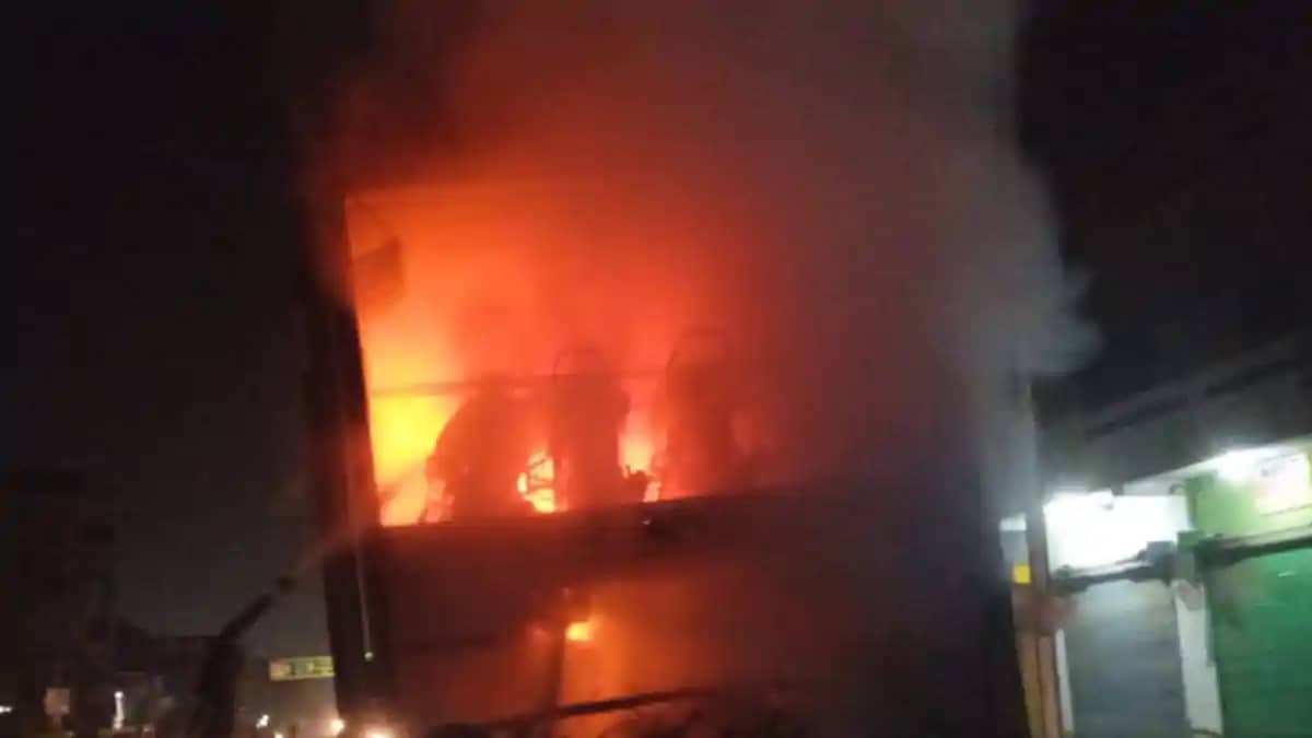 Bihar News : जहानाबाद में हाईटेंशन तार की चपेट में आने से ट् Bihar News : जहानाबाद में हाईटेंशन तार की चपेट में आने से ट्