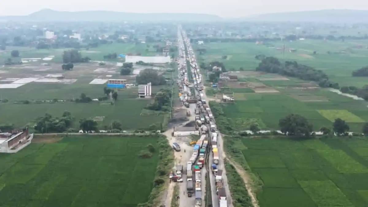 Bihar News : सासाराम में भीषण जाम, कोलकाता-दिल्ली हाईवे पर 2 Bihar News : सासाराम में भीषण जाम, कोलकाता-दिल्ली हाईवे पर 2