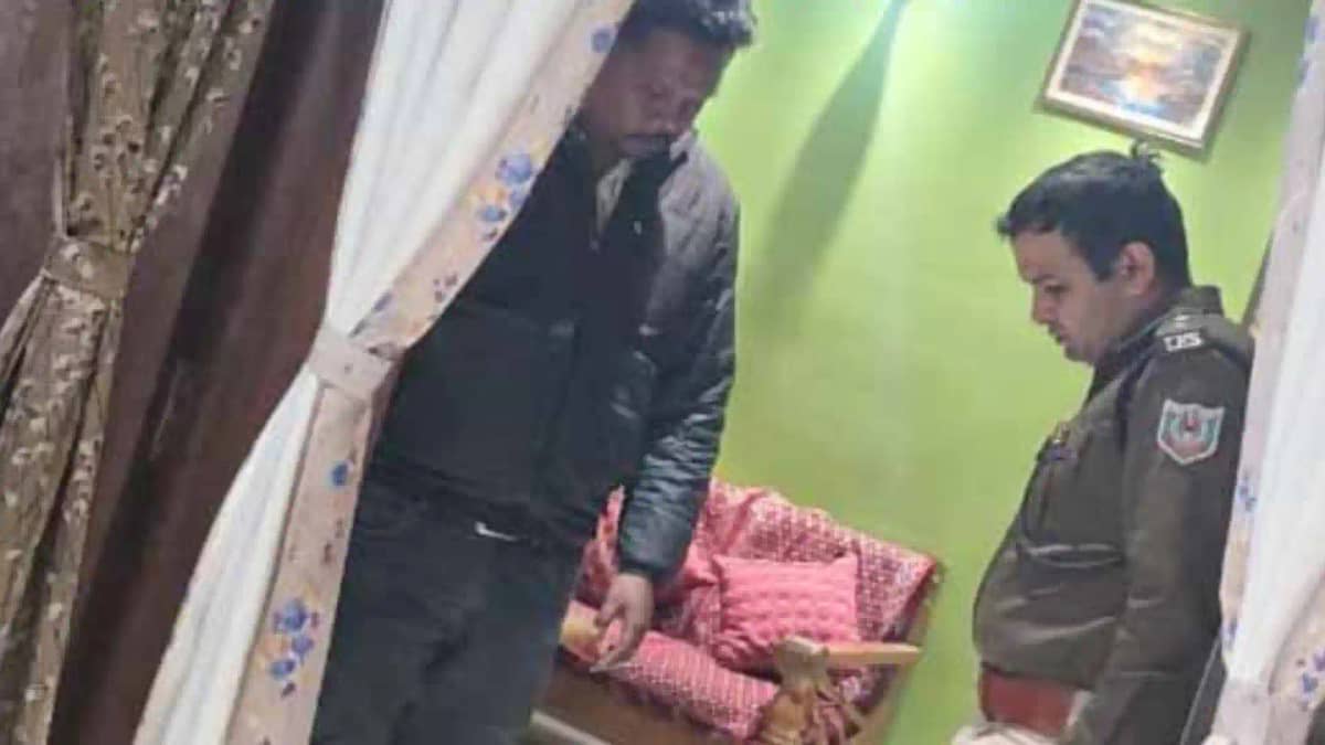 रांची के अपार्टमेंट में बुजुर्ग महिला की नृशंस हत्या,टूटी मि रांची के अपार्टमेंट में बुजुर्ग महिला की नृशंस हत्या,टूटी मि