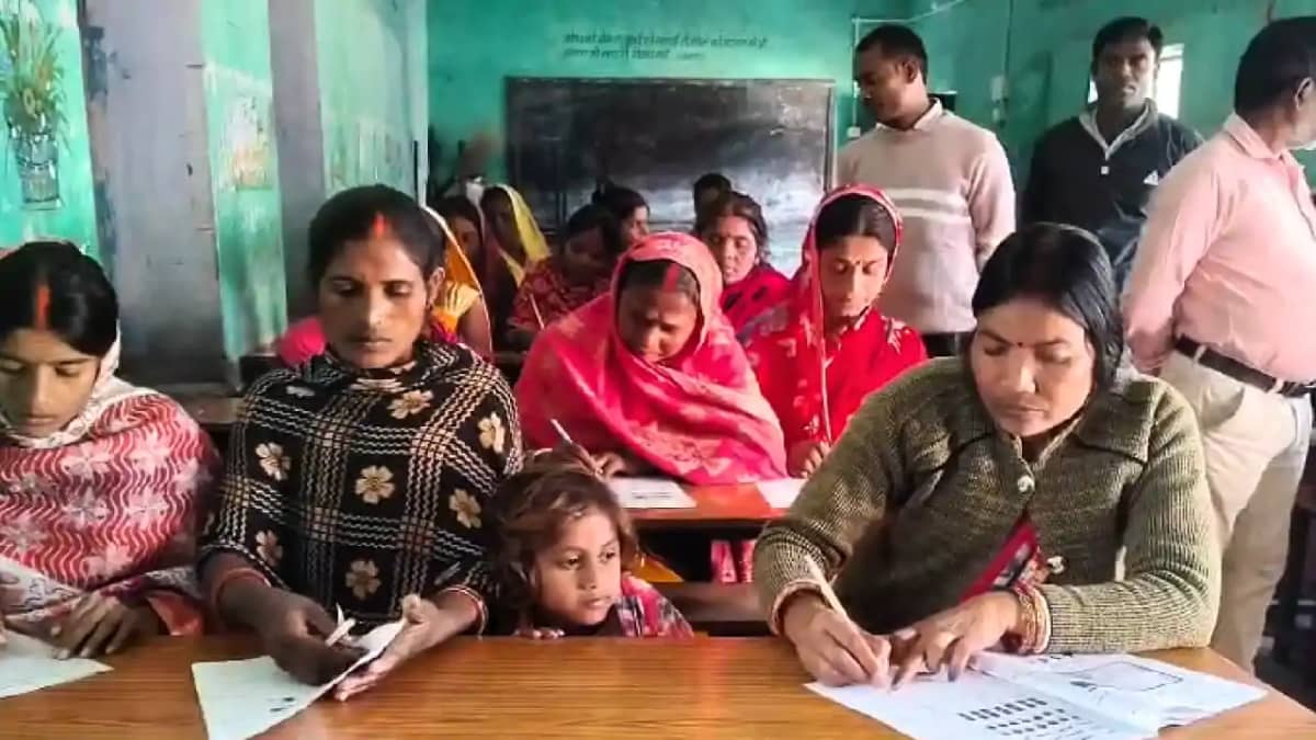 Bihar News : मुख्यमंत्री अक्षर आंचल योजना के तहत नालंदा के 1 Bihar News : मुख्यमंत्री अक्षर आंचल योजना के तहत नालंदा के 1
