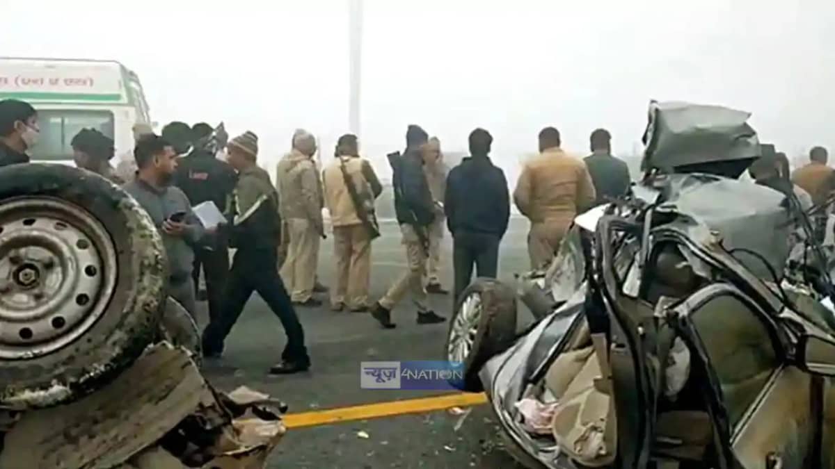 road accident on Yamuna Expressway road accident on Yamuna Expressway