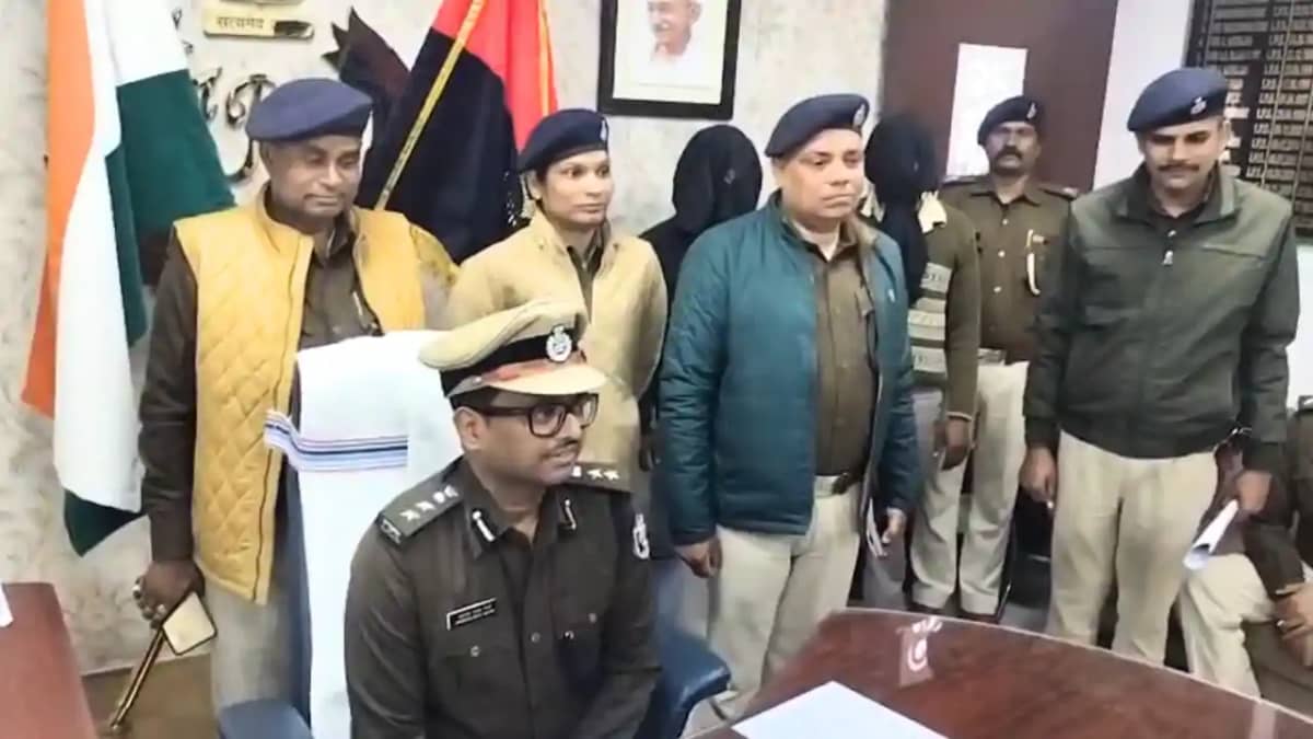 Bihar Crime : बांका मर्डर मिस्ट्री का पर्दाफाश, पत्नी ने प्र Bihar Crime : बांका मर्डर मिस्ट्री का पर्दाफाश, पत्नी ने प्र