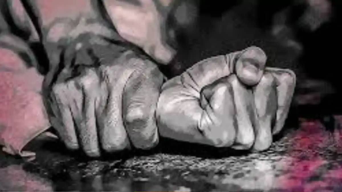 Bihar Crime: दो नाबालिग टोटो चालकों ने छात्रा को बनाया हवस क Bihar Crime: दो नाबालिग टोटो चालकों ने छात्रा को बनाया हवस क