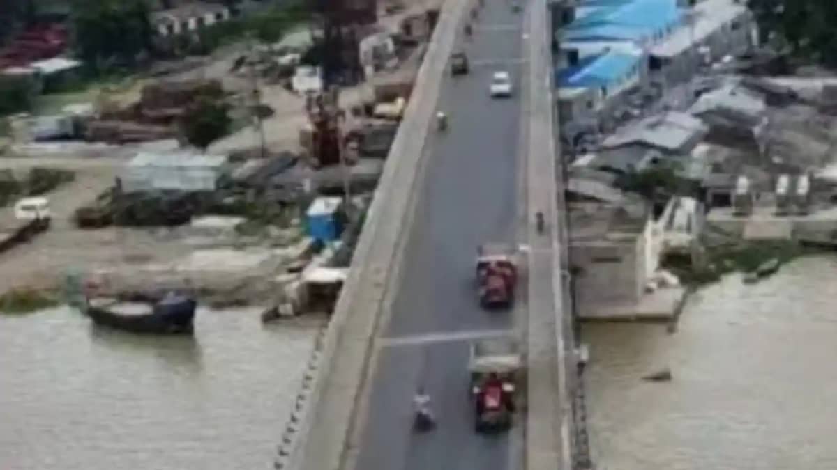 250 Homes to Be Demolished on Ganga Bank for Marine Drive 250 Homes to Be Demolished on Ganga Bank for Marine Drive