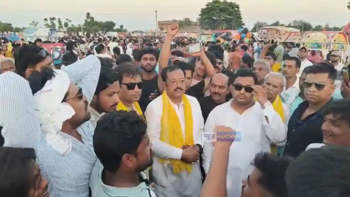 RJD s strong former MP s son joins Jan Suraj RJD s strong former MP s son joins Jan Suraj