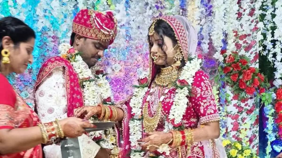 Bihar News : पत्नी की संदिग्ध मौत के बाद पुलिस ने आरोपी बीडी Bihar News : पत्नी की संदिग्ध मौत के बाद पुलिस ने आरोपी बीडी