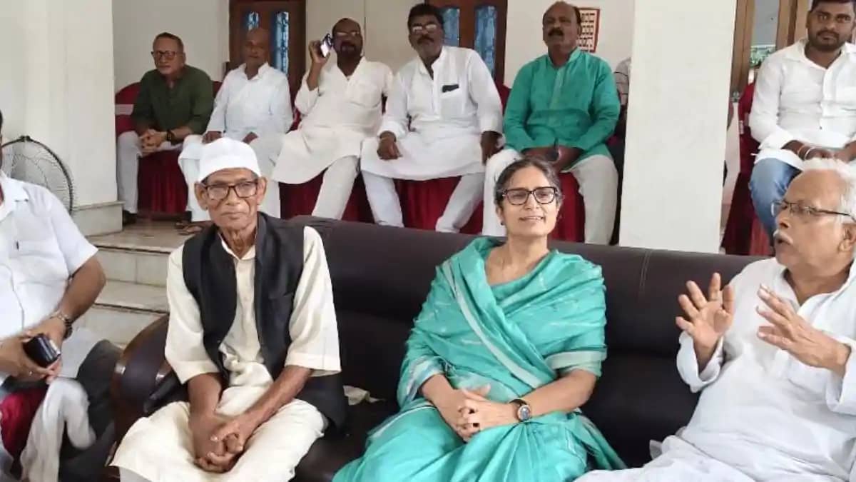 सुपौल में कांग्रेस कार्यकर्ता संवाद: संगठन को बूथ स्तर पर मज सुपौल में कांग्रेस कार्यकर्ता संवाद: संगठन को बूथ स्तर पर मज