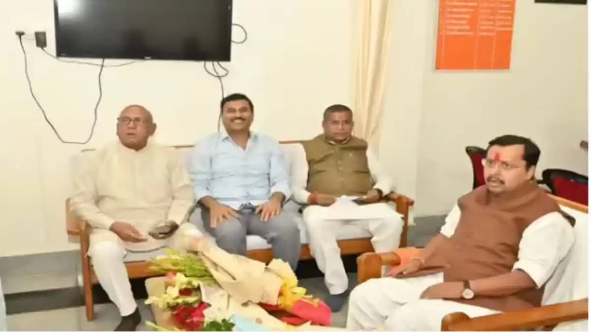झारखंड में राज्यसभा चुनाव की सरगर्मी तेज: बीजेपी अध्यक्ष नित झारखंड में राज्यसभा चुनाव की सरगर्मी तेज: बीजेपी अध्यक्ष नित