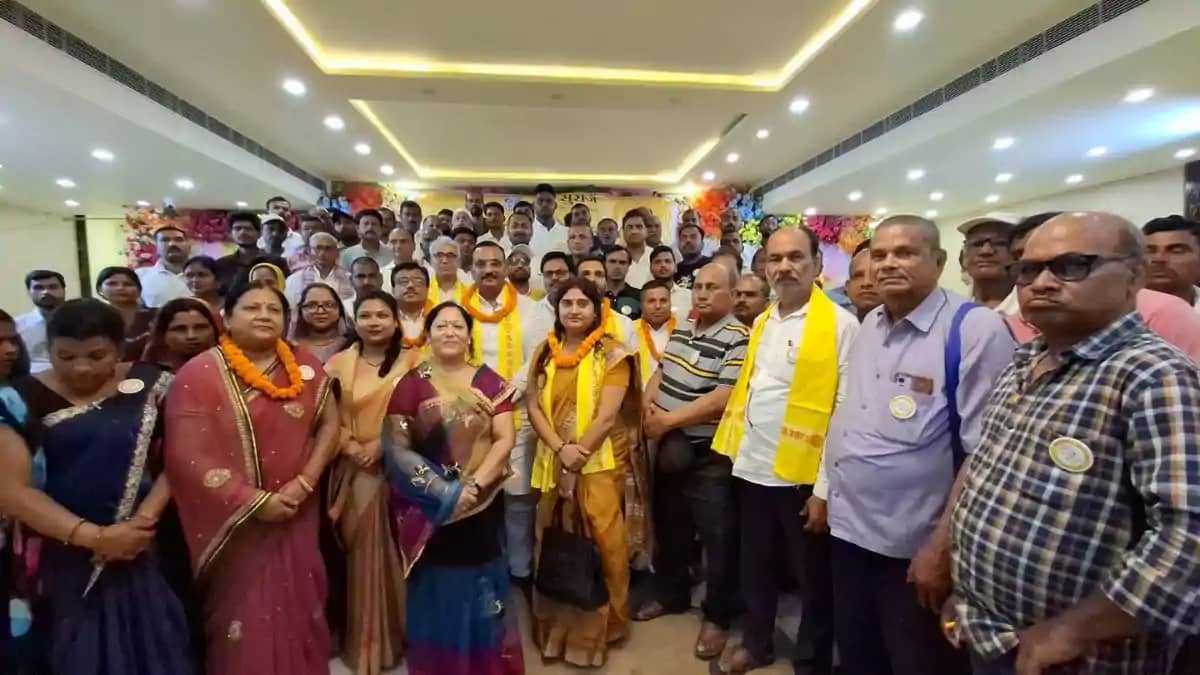 पार्टी का हर पदाधिकारी और साथी जन सुराज परिवार, दिल से जुड़क पार्टी का हर पदाधिकारी और साथी जन सुराज परिवार, दिल से जुड़क