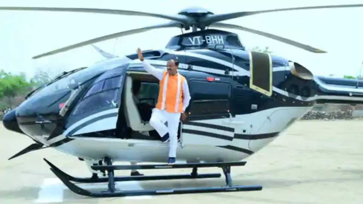 helicopter makes emergency landing helicopter makes emergency landing