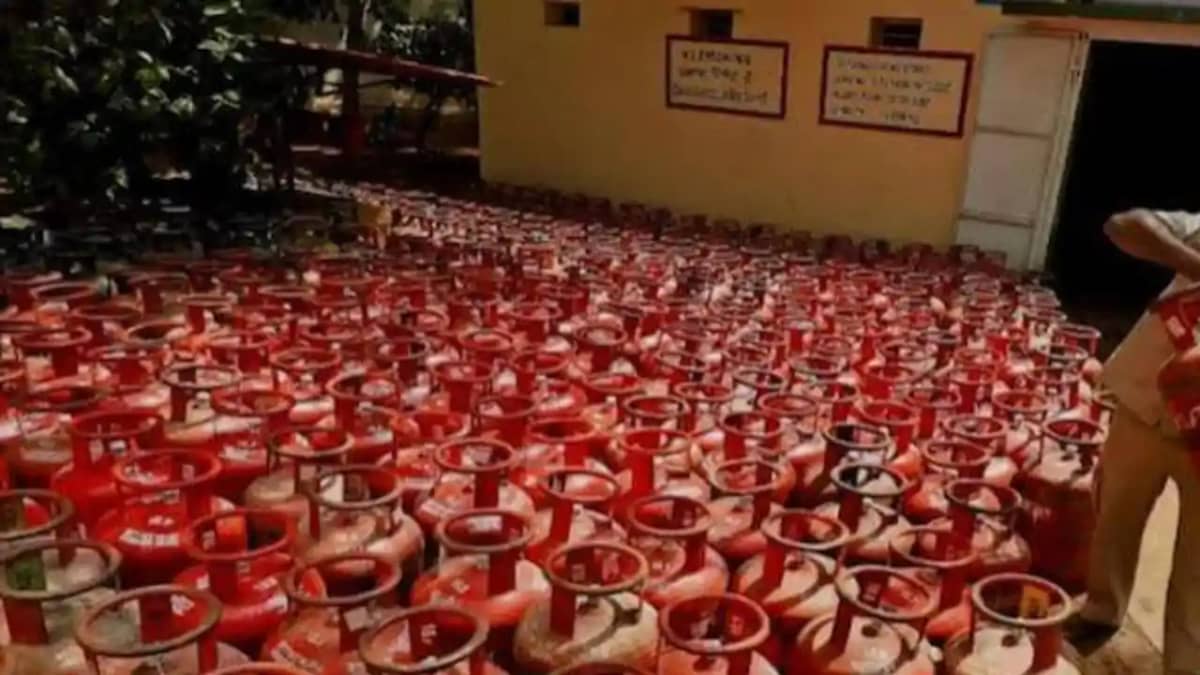 Bihar LPG News: बिहार में 34 लाख LPG कनेक्शन को कर दिया गया Bihar LPG News: बिहार में 34 लाख LPG कनेक्शन को कर दिया गया