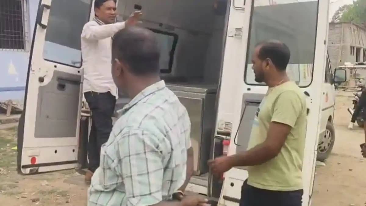 सरकारी स्कूल की शिक्षिका ने ट्रेन से कटकर की खुदकुशी, स्कूल सरकारी स्कूल की शिक्षिका ने ट्रेन से कटकर की खुदकुशी, स्कूल