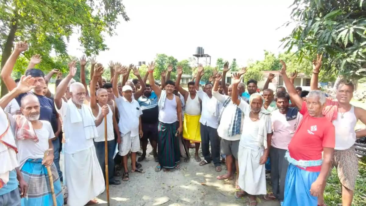 Bihar News : सुपौल के लालपट्टी गांव में नशामुक्ति को लेकर ग् Bihar News : सुपौल के लालपट्टी गांव में नशामुक्ति को लेकर ग्