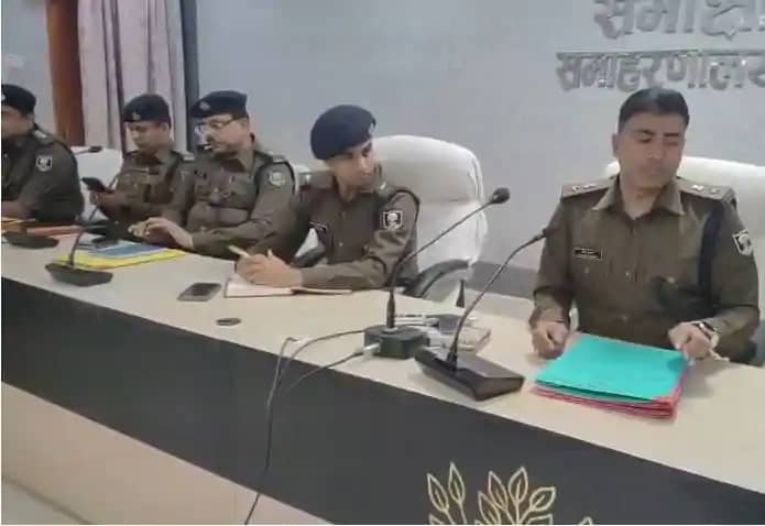 छात्रावासों और हॉटस्पॉट्स पर पुलिस की 'पैनी नजर': SSP ने बदल छात्रावासों और हॉटस्पॉट्स पर पुलिस की 'पैनी नजर': SSP ने बदल