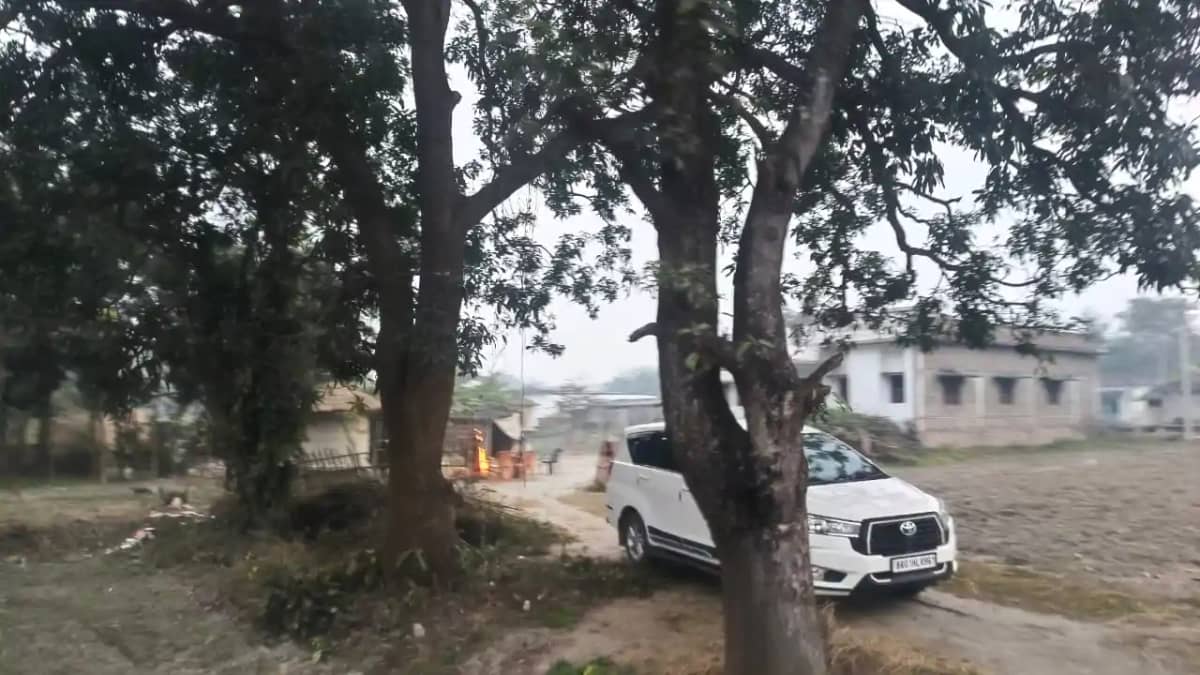 Bihar News : मोतिहारी में ED का बड़ा एक्शन, रेलवे नौकरी फर्ज Bihar News : मोतिहारी में ED का बड़ा एक्शन, रेलवे नौकरी फर्ज