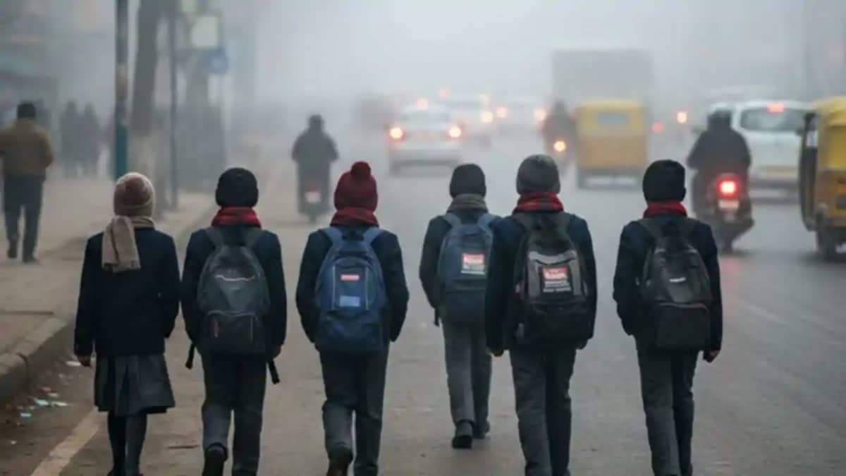 कड़ाके की ठंड का कहर: इस जिले में 8वीं तक के सभी स्कूल और आं कड़ाके की ठंड का कहर: इस जिले में 8वीं तक के सभी स्कूल और आं