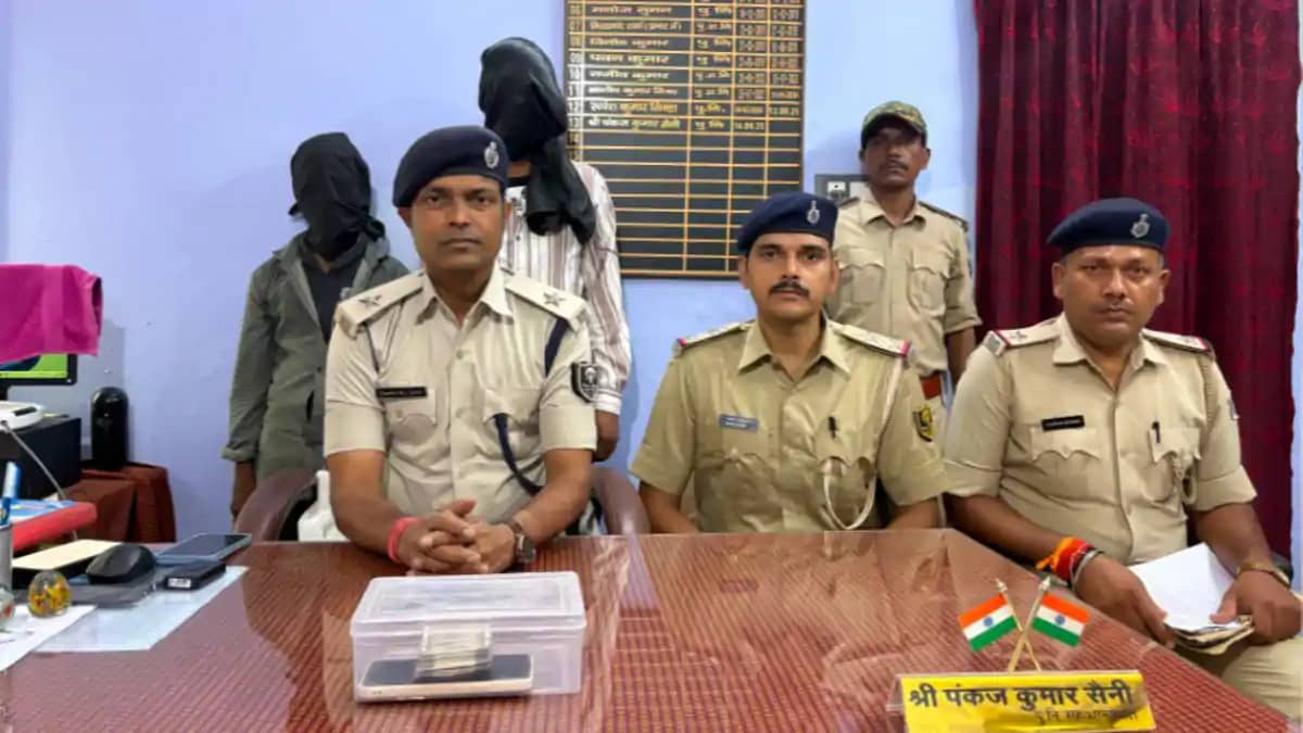 नवादा पुलिस ने अंतरराज्यीय चोर गिरोह के दो सदस्यों को किया ग नवादा पुलिस ने अंतरराज्यीय चोर गिरोह के दो सदस्यों को किया ग