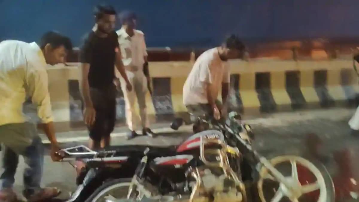 Head On Bike Crash on Flyover Leaves Three Critically Injure Head On Bike Crash on Flyover Leaves Three Critically Injure