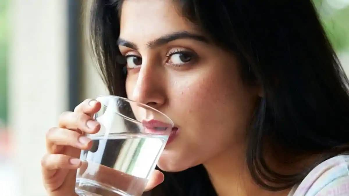 Drink Water on Empty Stomach Big Benefits for Brain Heart Drink Water on Empty Stomach Big Benefits for Brain Heart