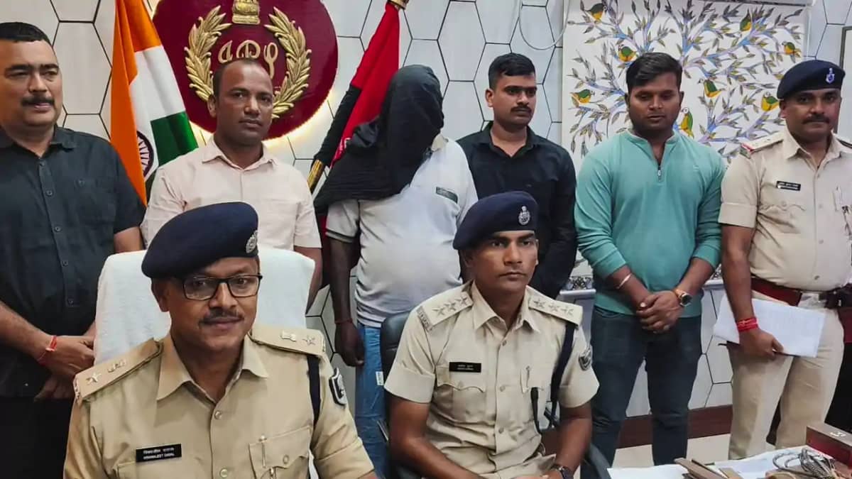 Bihar Crime : जमुई पुलिस ने मिनी गन फैक्ट्री का किया पर्दाफा Bihar Crime : जमुई पुलिस ने मिनी गन फैक्ट्री का किया पर्दाफा