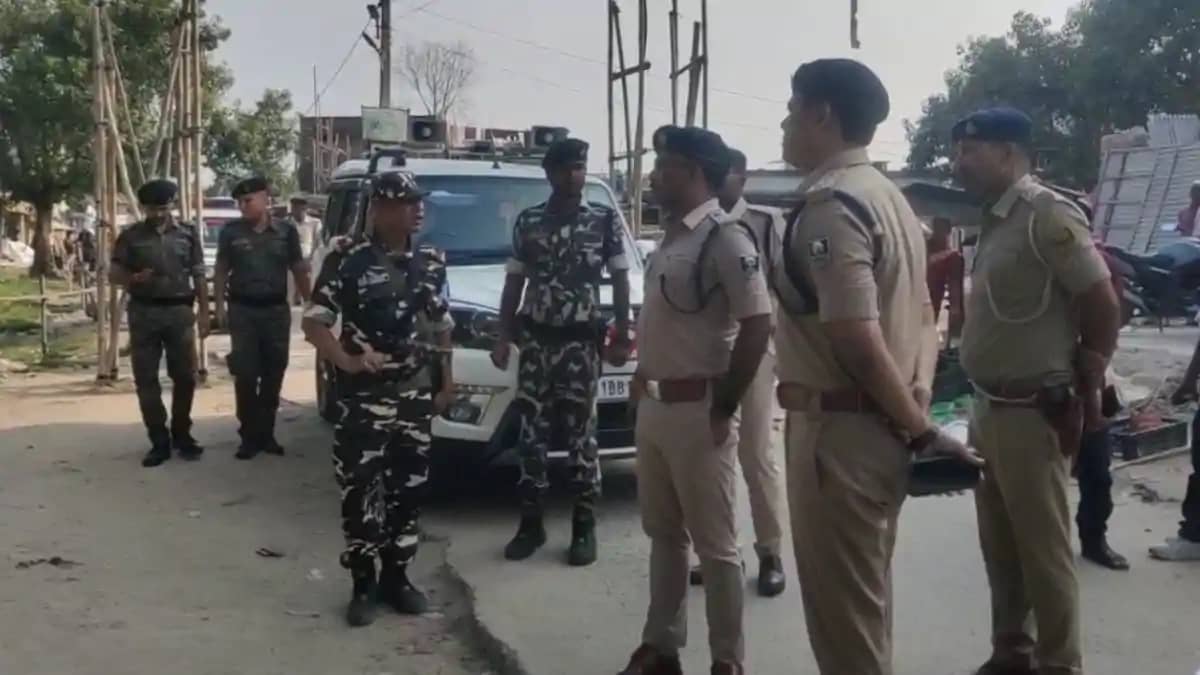 अररिया में भारत-नेपाल सीमा पर सुरक्षा व्यवस्था सख्त : एसपी ज अररिया में भारत-नेपाल सीमा पर सुरक्षा व्यवस्था सख्त : एसपी ज