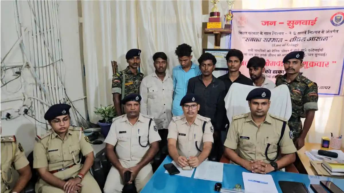 मोतिहारी से चोरी हुआ 12 चक्का ट्रक बेगूसराय से बरामद: 5 शाति मोतिहारी से चोरी हुआ 12 चक्का ट्रक बेगूसराय से बरामद: 5 शाति