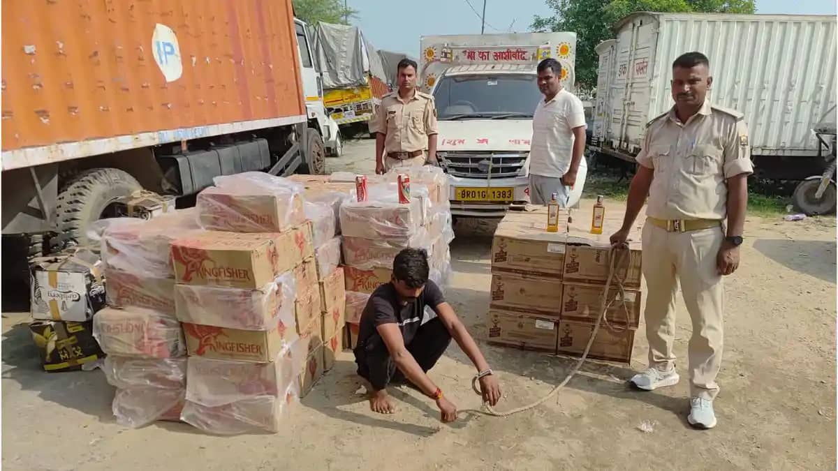 गया में अवैध विदेशी शराब व बीयर की बड़ी खेप जब्त: उत्पाद विभ गया में अवैध विदेशी शराब व बीयर की बड़ी खेप जब्त: उत्पाद विभ