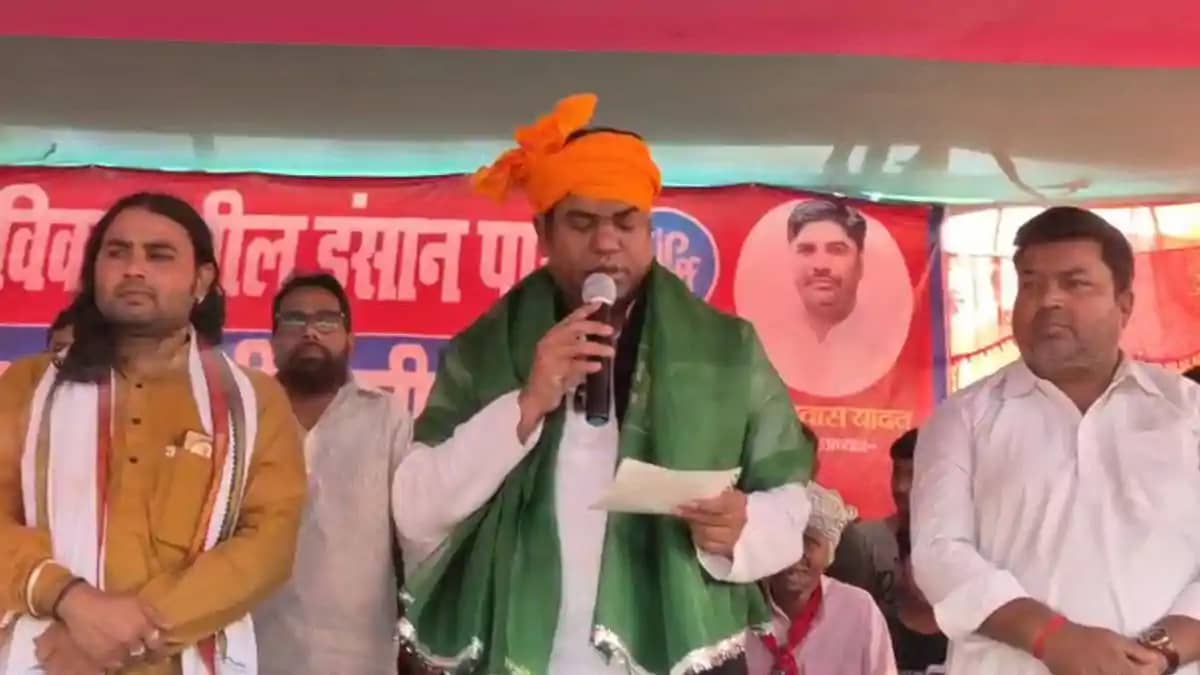 कुश्ती दंगल में पहुंचे मुकेश सहनी, पहलवानों का बढ़ाया हौसला; कुश्ती दंगल में पहुंचे मुकेश सहनी, पहलवानों का बढ़ाया हौसला;
