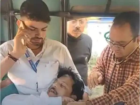 राजधानी एक्सप्रेस में टीटीई की हार्ट अटैक से मौत; ड्यूटी के राजधानी एक्सप्रेस में टीटीई की हार्ट अटैक से मौत; ड्यूटी के