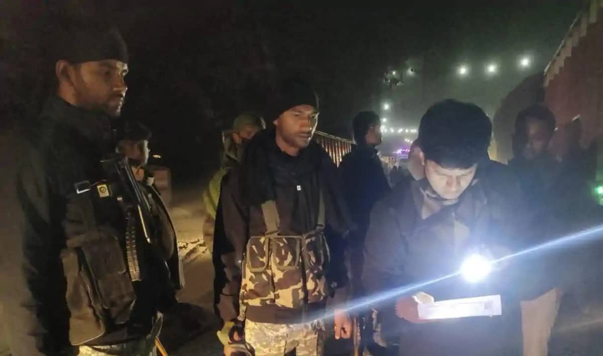 खनन विभाग ने 16 गाड़ियों पर ठोका 1.4 करोड़ का जुर्माना, वाहन म खनन विभाग ने 16 गाड़ियों पर ठोका 1.4 करोड़ का जुर्माना, वाहन म